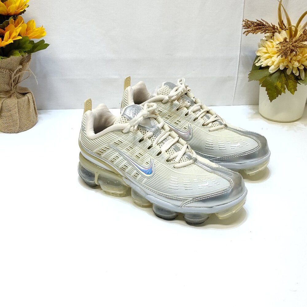 Nike VaporMax 360 "Cream" Athletic Sneakers CK2719-200 Iridescent Swoosh WMNS 10